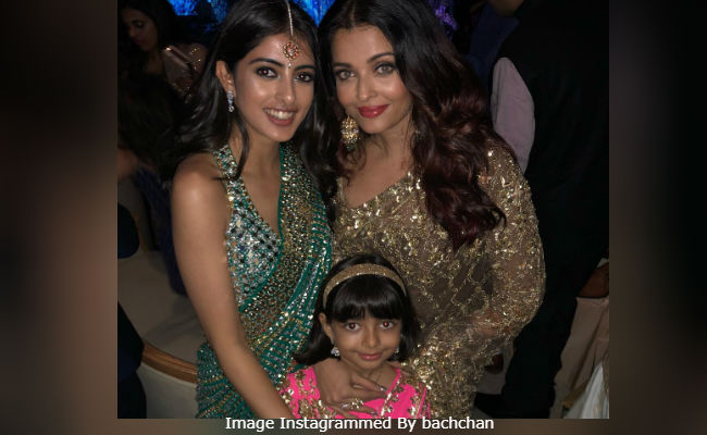 This Pic Of Aishwarya Rai Bachchan, Aaradhya And Navya Naveli Nanda Must Be  Abhishek's Favourite