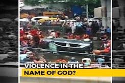 Cars Smashed, Cops Attacked: Thugs Take Over Kanwar Yatra? Cars Smashed, Cops Attacked: Thugs Take Over Kanwar Yatra?