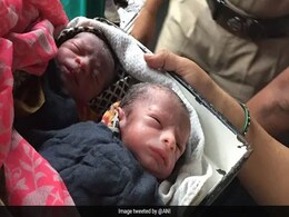 महिला ने ट्रेन के अंदर दिया जुड़वा बच्चों को जन्म, आधे घंटे तक रुकी रही गाड़ी महिला ने ट्रेन के अंदर दिया जुड़वा बच्चों को जन्म, आधे घंटे तक रुकी रही गाड़ी
