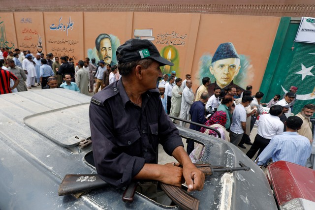 Fearing Poll Violence, Officials Arrange 1,000 <i>Kafan</i> In Pak's Peshawar