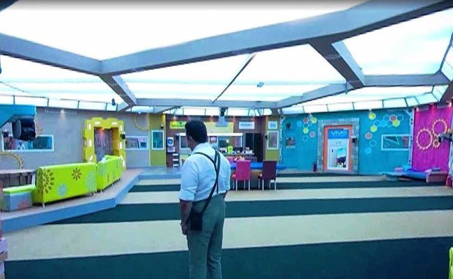 Bigg Boss: अंदर से ऐसा दिखता है बिग बॉस का घर, देखें कलरफुल और शानदार सेट का Inside Video