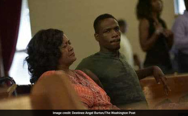 Her Electric Wheelchair Broke Down. What This Stranger Did Won Hearts