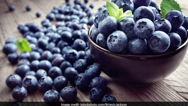 Blueberries and other foods rich in antioxidants can help reduce inflammation