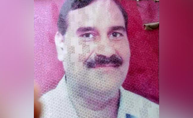 नोएडा में एक और 'यादव सिंह' : सैलरी 65 हजार महीना और संपत्ति 200 करोड़ से अधिक