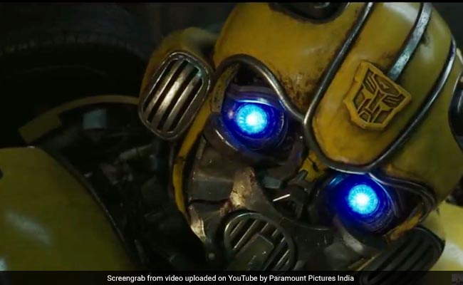 रोबोट के शक्ल में दिखेगी ये अजूबा कार, Bumblebee का ट्रेलर हुआ रिलीज