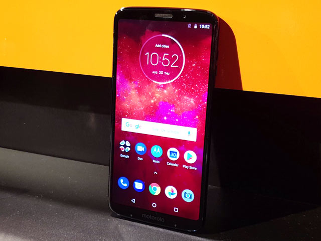 Moto Z3 Play Modular Smartphone First Look