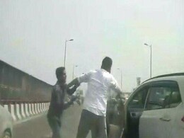 Delhi Businessman Robbed Of Rs. 70 Lakh At Gunpoint On Busy Flyover Delhi Businessman Robbed Of Rs. 70 Lakh At Gunpoint On Busy Flyover