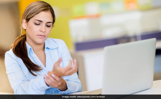 Carpal Tunnel Syndrome: Tips To Ease The Pain At Home Carpal Tunnel Syndrome: Tips To Ease The Pain At Home