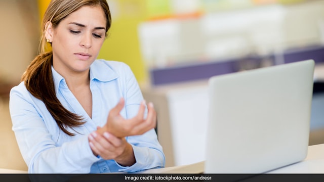 Carpal tunnel syndrome: The condition can be caused because of weak grip strength