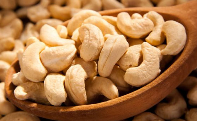 Cashews can help in regulating blood sugar and reducing leg cramps at night