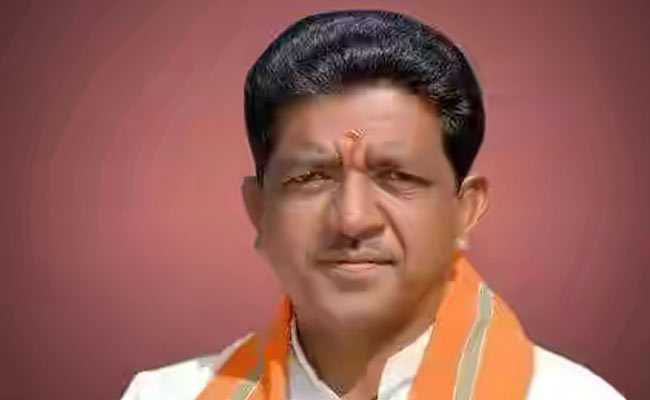 बीजेपी विधायक ने थाने में कॉन्स्टेबल को पीटा फिर दी जान से मारने की धमकी, घटना CCTV में कैद