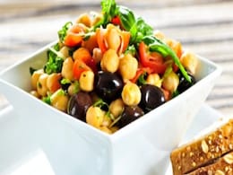 Kala Chana Chaat: खाना है कुछ हेल्दी और टेस्टी तो कुणाल कपूर की चना चाट रेसिपी करें ट्राई Kala Chana Chaat: खाना है कुछ हेल्दी और टेस्टी तो कुणाल कपूर की चना चाट रेसिपी करें ट्राई