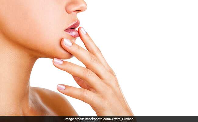 How To Get Soft Lips: सर्दियों में ड्राई और फटे होंठों को कोमल बनाने के लिए इन टिप्स और घरेलू नुस्खों को आजमाएं