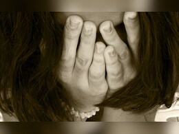 चिमुकल्या मुलींवर अत्याचार : बदलापुरातील शाळेला 4 दिवसांनी जाग, संतप्त नागरिकांची शहर बंदची हाक