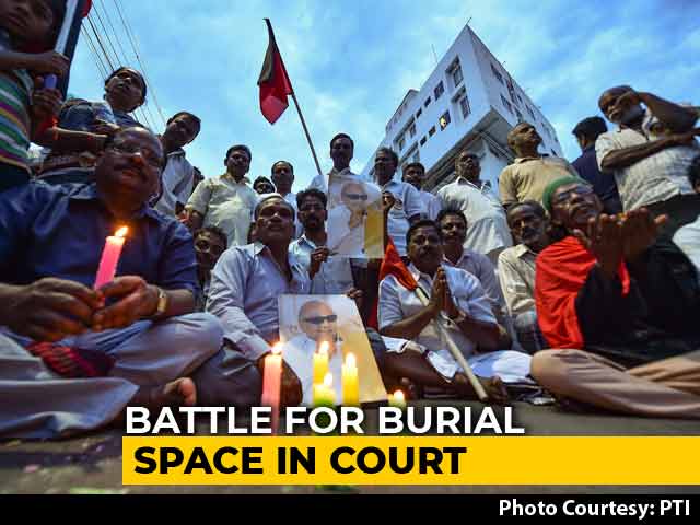 As Thousands Mourn Karunanidhi, Court Hearing On Burial Site