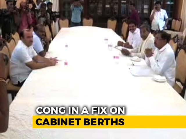 Congress In No Hurry To Fill Six Vacant Cabinet Berths In Karnataka