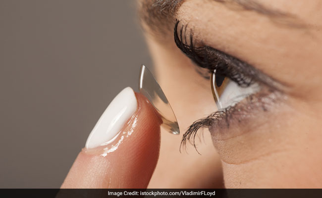 Woman's Contact Lens Found In Her Eye After 28 Years, Internet Horrified
