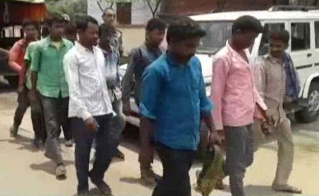 झारखंड: धर्म परिवर्तन कराने के प्रयास में 16 लोग गए जेल झारखंड: धर्म परिवर्तन कराने के प्रयास में 16 लोग गए जेल