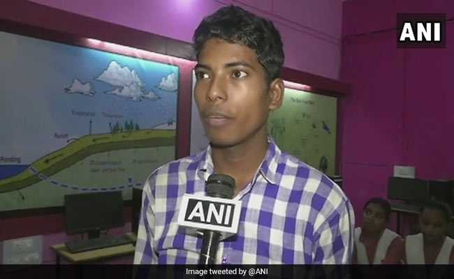 In Chhattisgarh, Son Of A Government School Cook Scores 90% In JEE