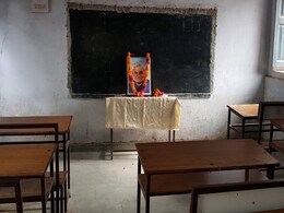 जब राजमाता सिंधिया ने भिजवाई थी कार, तो अटलजी ने दिया था ये जवाब जब राजमाता सिंधिया ने भिजवाई थी कार, तो अटलजी ने दिया था ये जवाब