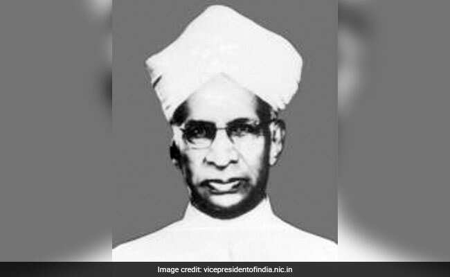 Teachers Day 2019: जब हार्ट फेल्योर से ज‍िंदगी की जंग हार गए थे डॉ सर्वपल्‍ली राधाकृष्‍णन...!