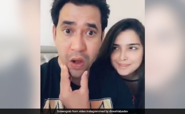 आम्रपाली दुबे ने निरहुआ के साथ सरेआम की छेड़खानी, फिर बोलीं- 'शर्म आती है...' देखें Video