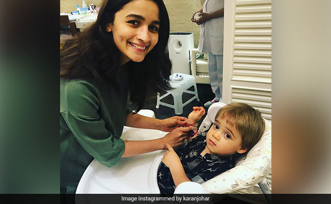 आलिया भट्ट ने 24 साल छोटे भाई को बांधी राखी, अबराम-सुहाना ने भी इस अंदाज में मनाया रक्षा बंधन...देखें Photo
