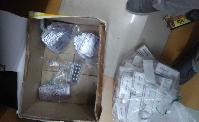 गुड़गांव : गिरफ्त में आया दवा माफिया, हर्बल पैकिंग में विदेश में भेजता था नशीली दवाएं गुड़गांव : गिरफ्त में आया दवा माफिया, हर्बल पैकिंग में विदेश में भेजता था नशीली दवाएं