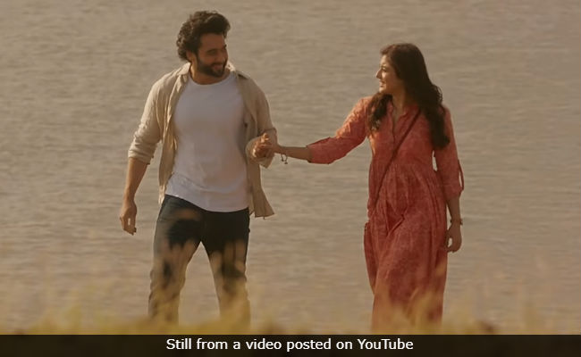 Jackky Bhagnani To Lata Mangeshkar On <i>Chalte Chalte</i> Controversy: "Ma'am, Please Listen To The Song Once"