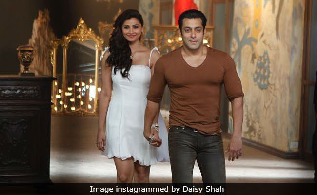 <I>Race 3</i>'s Daisy Shah On Viral Dialogue Memes: 'It's Really Funny, Salman Khan Is The Happiest'