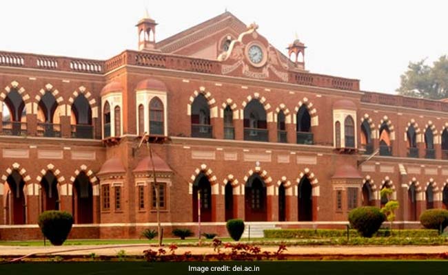 In Agra, Snake Causes Panic In University