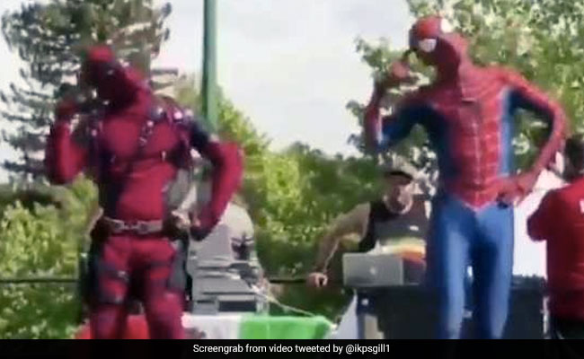 'पद्मावत'  के 'खली बली' पर Spiderman और Deadpool ने दिखाए ऐसे लटके-झटके, वीडियो हुआ वायरल