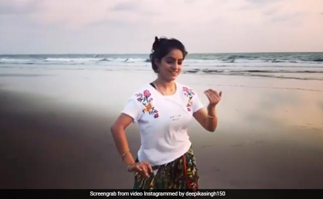 'संध्या बींदणी' ने बीच पर किया क्लासिकल डांस, देखकर कहेंगे Wow!