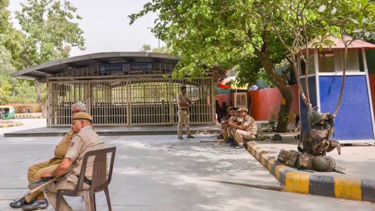 Supreme Court Defers Hearing Pleas Related To October 10 Protests, Curbs