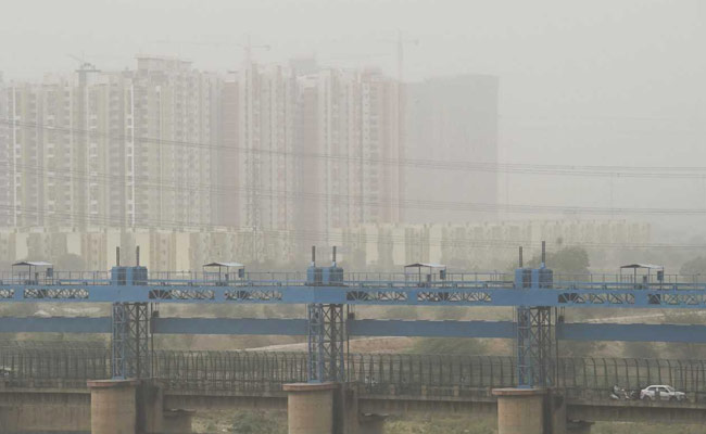 Air Quality In Delhi Remains Poor For The Second Day