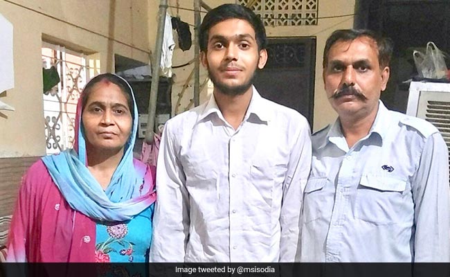Battling TB, Bus Driver's Son Tops Delhi Government Schools In Class 12 Exam