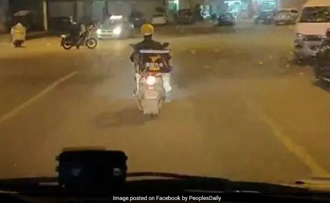 Delivery Man Leads Lost Ambulance To Its Location, Hailed As Hero