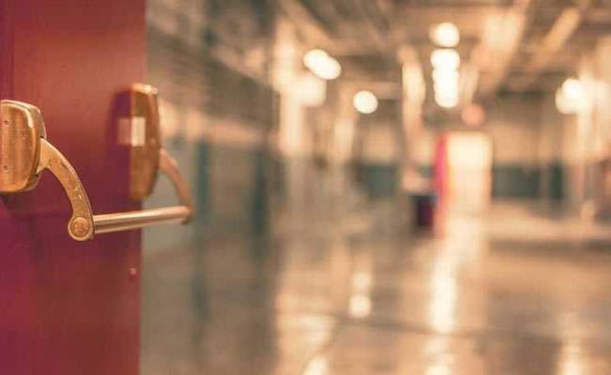 Women Lie On Maharashtra Hospital Floor Post Surgery, State Minister Reacts