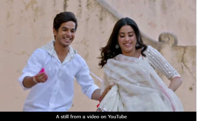 <I>Dhadak</I>: Janhvi Kapoor Shares A BTS Photo With Ishaan Khatter And We Are Left Wondering What The Joke Is All About