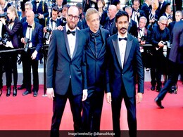 Cannes 2018: डैशिंग लुक में धनुष, किया 'फकीर' को प्रमोट Cannes 2018: डैशिंग लुक में धनुष, किया 'फकीर' को प्रमोट