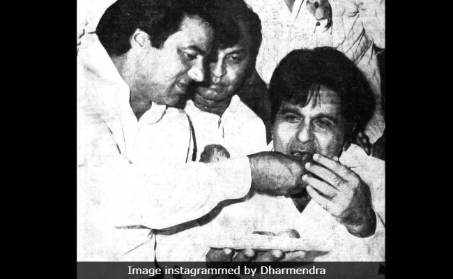 Dharmendra's Throwback Pic With Dilip Kumar Is A Ramzan Treat For Fans