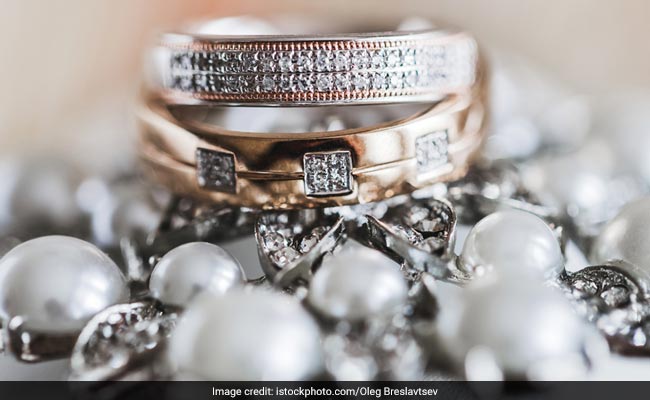 8 Tips To Keep Your Diamonds Sparkling Like New