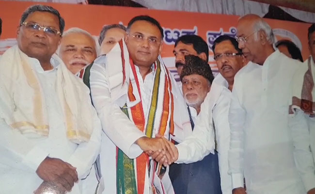 कर्नाटक में 'ऑपरेशन लोटस' 'फेल' होने पर कांग्रेस ने उड़ाया BJP का मजाक: तो चलिए अब काम पर लौटते हैं...