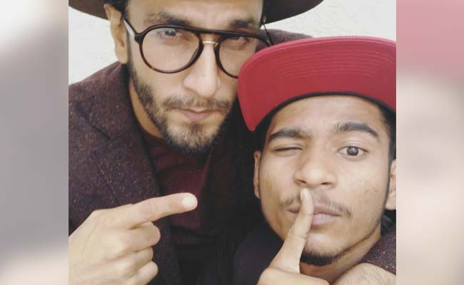 'गली बॉय' के सेट पर इस युवा रैपर से मिले रणवीर सिंह, और यूं बदल दी जिंदगी...