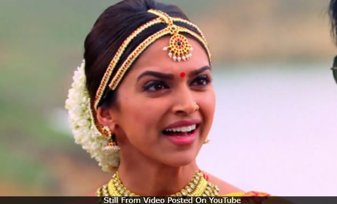 When Deepika Padukone Aka A 'Possessed Meenamma Took Over' <i>Chennai Express</i> Sets