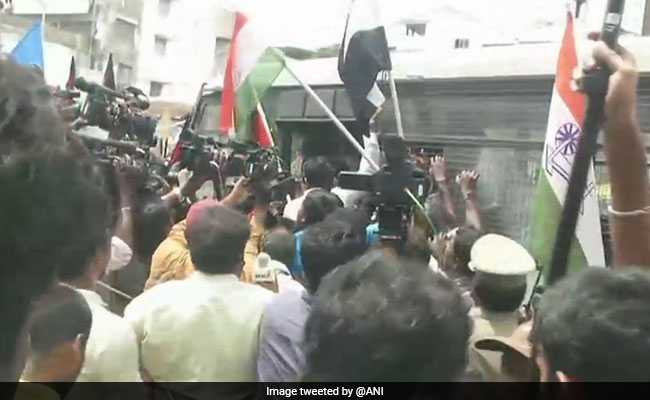 Tuticorin Sterlite Protest Updates: Opposition Calls For Statewide Shutdown, DMK's Kanimozhi Detained