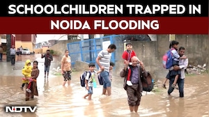 Noida Rain | Heavy Rain Leaves Noida Roads Submerged, Schoolchildren Struggle