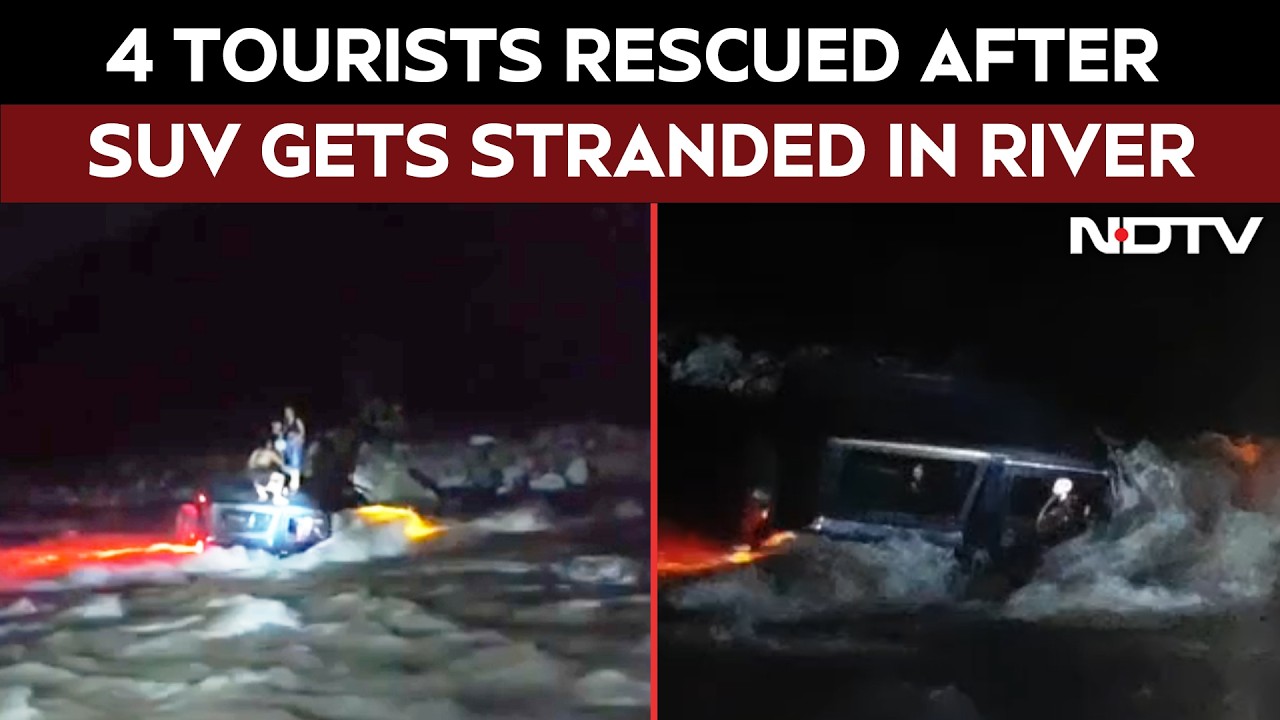 Darjeeling | 4 Tourists Rescued After SUV Gets Stranded In Swollen Darjeeling River
