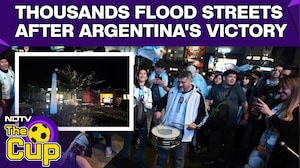 Argentina Victory Moment | Tens of Thousands of Argentine Fans Celebrate World Cup Semifinal Victory
