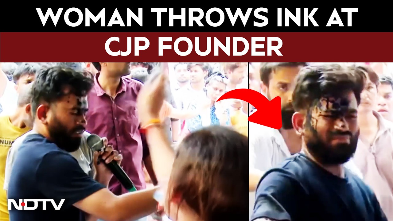 CJP Founder Abhijeet Dipke Targeted With Ink At Jantar Mantar Protest